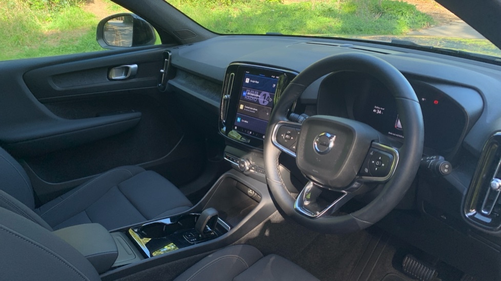 Used Volvo XC40 2023 for sale - 75967007: Photo 4