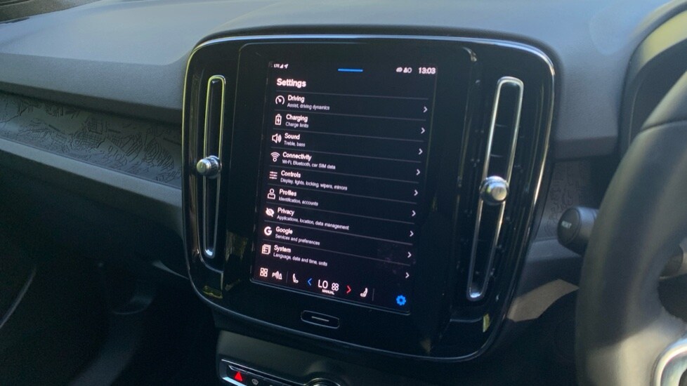 Used Volvo XC40 2023 for sale - 75967007: Photo 41