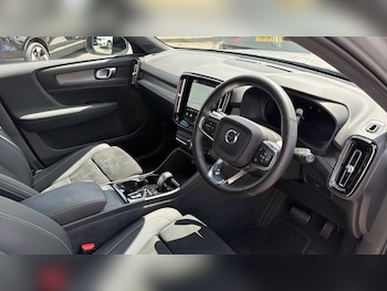 Used Volvo XC40 2023 for sale - 78862077: Photo