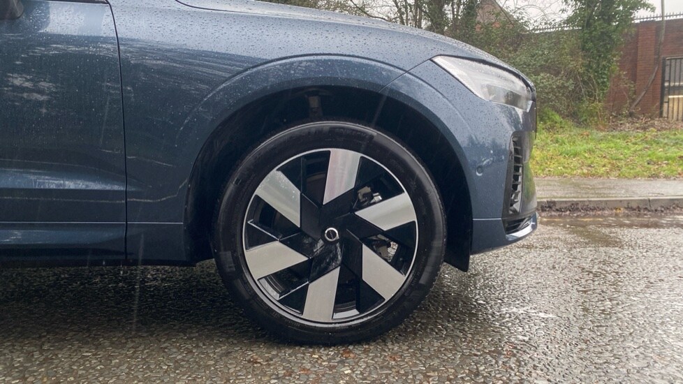 Used Volvo XC60 2025 for sale - 77725977: Photo 9