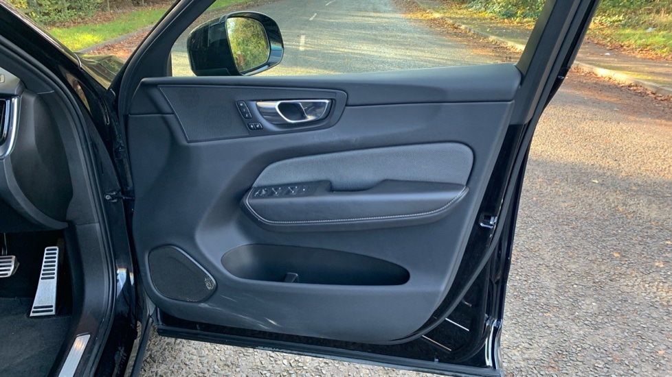 Used Volvo XC60 2022 for sale - 76780349: Photo 15