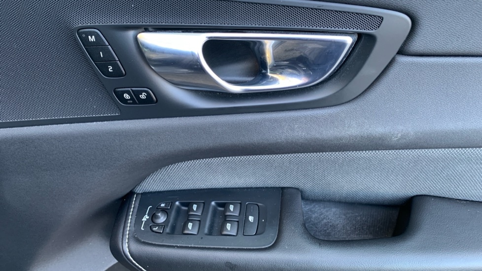 Used Volvo XC60 2022 for sale - 76780349: Photo 16