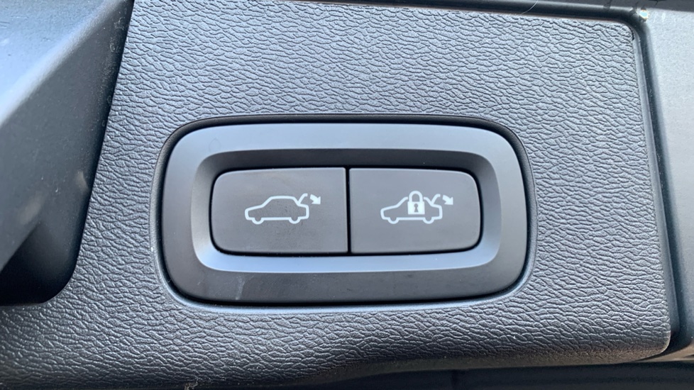 Used Volvo XC60 2022 for sale - 76780349: Photo 37