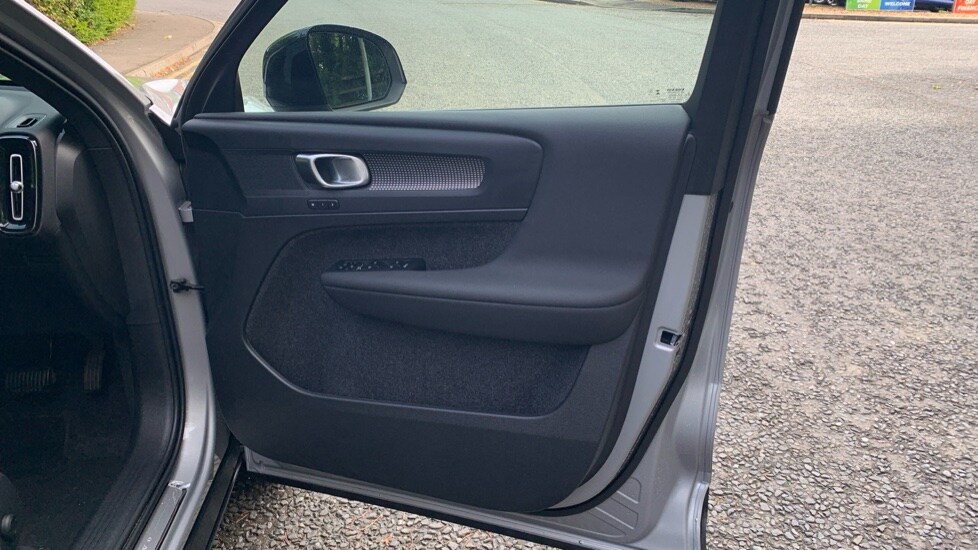 Used Volvo XC40 2024 for sale - 75929757: Photo 25