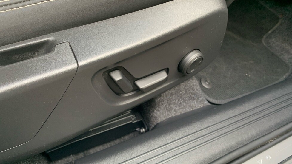 Used Volvo XC40 2024 for sale - 75929757: Photo 27