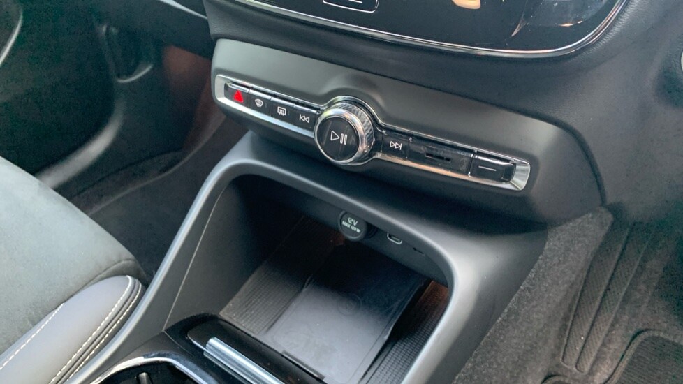 Used Volvo XC40 2024 for sale - 75929757: Photo 31