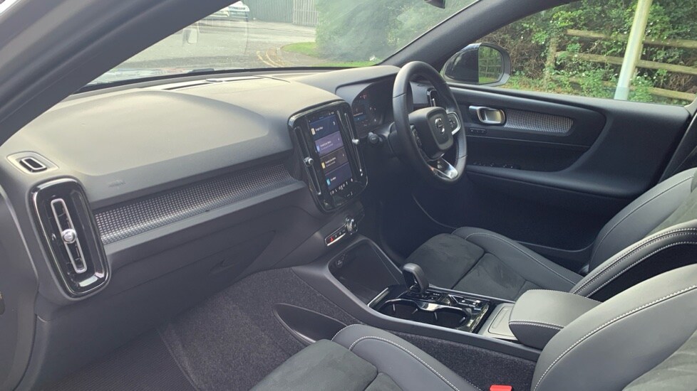 Used Volvo XC40 2024 for sale - 75929757: Photo 38