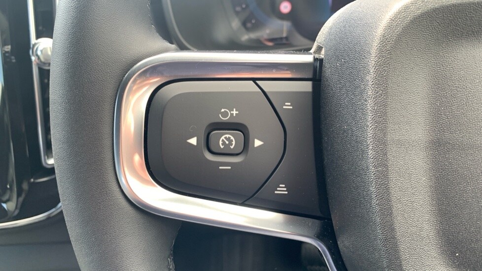 Used Volvo XC40 2024 for sale - 76493938: Photo 32