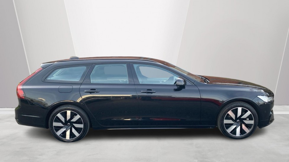 Used Volvo V90 2025 for sale - 77995034: Photo 3