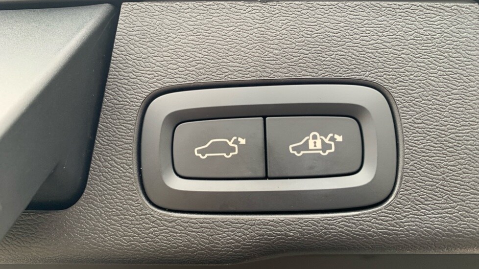 Used Volvo XC60 2025 for sale - 75996959: Photo 32