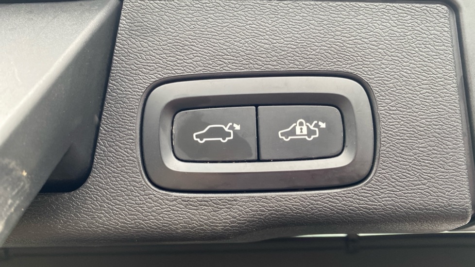 Used Volvo XC60 2019 for sale - 77082618: Photo 18