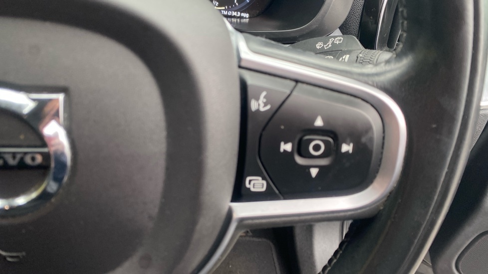 Used Volvo XC60 2019 for sale - 77082618: Photo 29