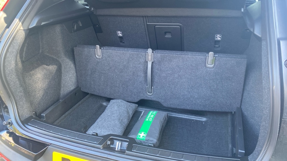 Used Volvo XC40 2025 for sale - 77890039: Photo 17