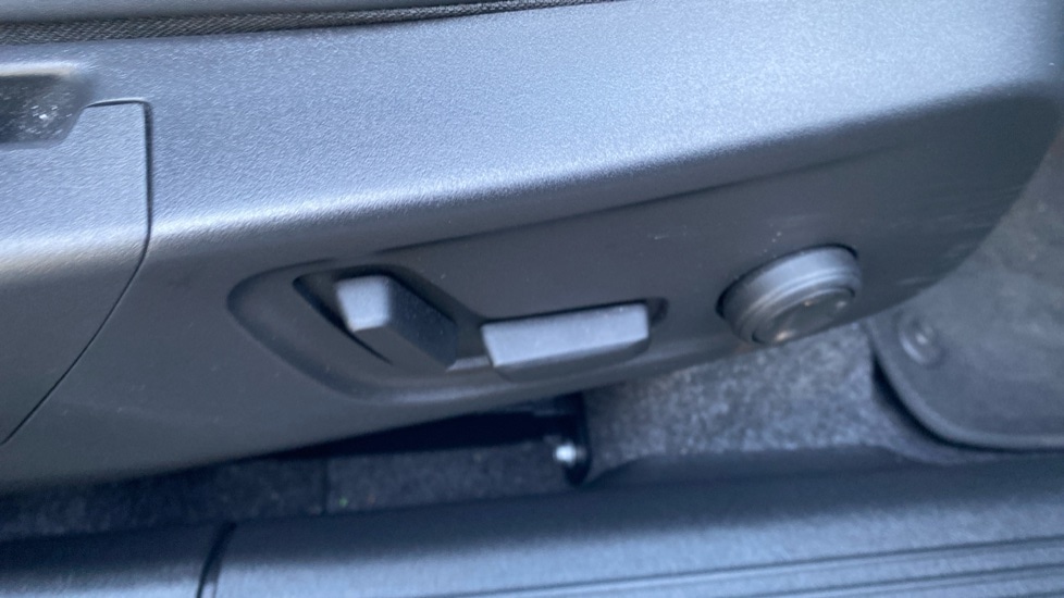 Used Volvo XC40 2025 for sale - 77890039: Photo 32