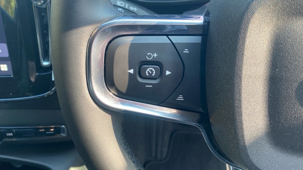 Used Volvo XC40 2025 for sale - 77890039: Photo 34