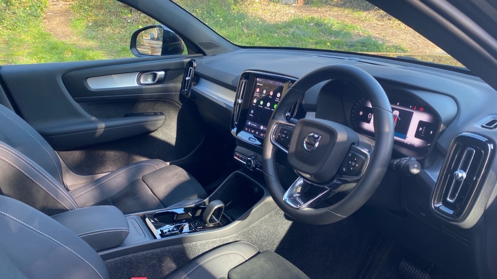 Used Volvo XC40 2025 for sale - 77890039: Photo 4