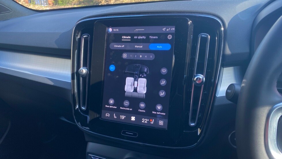 Used Volvo XC40 2025 for sale - 77890039: Photo 40