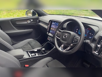 Used Volvo XC40 2025 for sale - 77810265: Photo