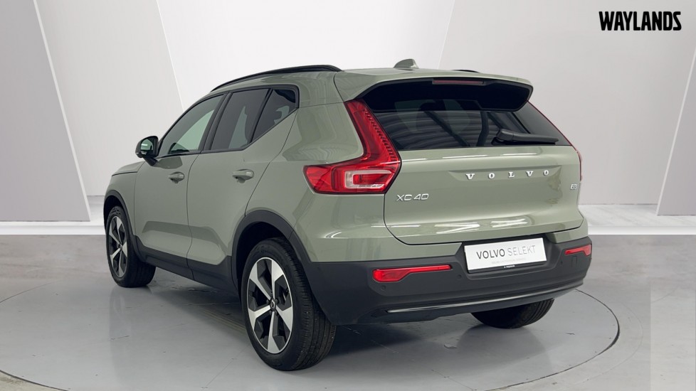 Used Volvo XC40 2024 for sale - 76834791: Photo 2