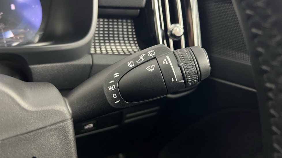 Used Volvo XC40 2024 for sale - 76834791: Photo 25