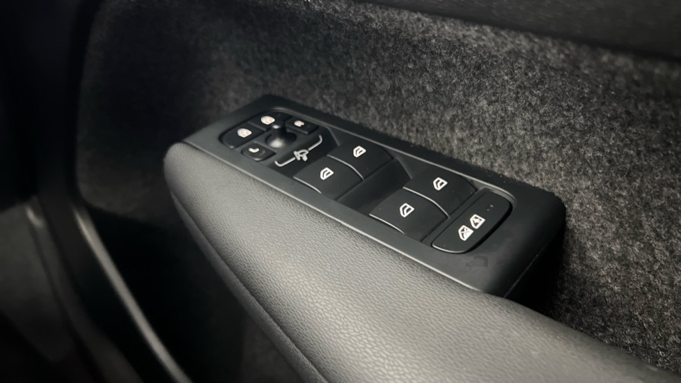 Used Volvo XC40 2024 for sale - 76834791: Photo 28