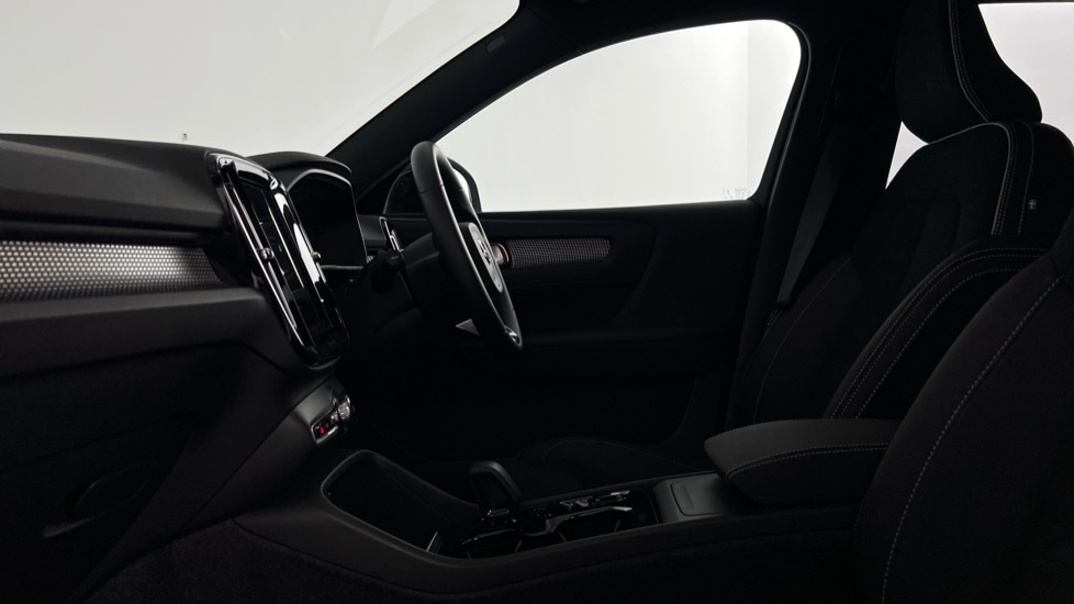 Used Volvo XC40 2024 for sale - 76834791: Photo 38