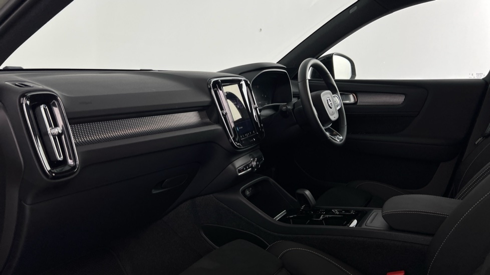 Used Volvo XC40 2024 for sale - 76834791: Photo 4