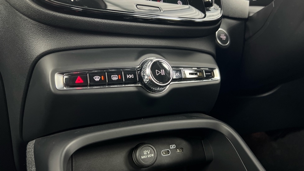 Used Volvo XC40 2024 for sale - 76834791: Photo 43