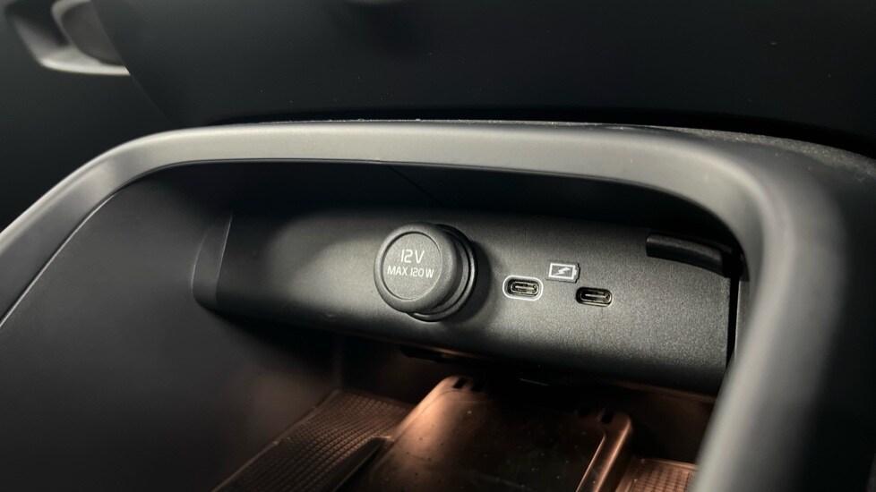 Used Volvo XC40 2024 for sale - 76834791: Photo 44