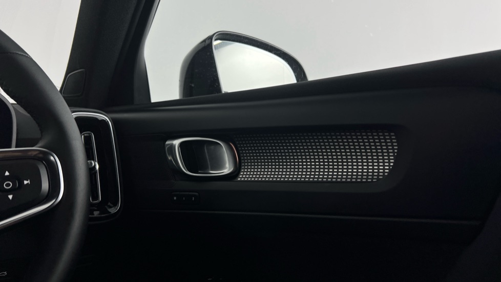 Used Volvo XC40 2024 for sale - 76834791: Photo 46