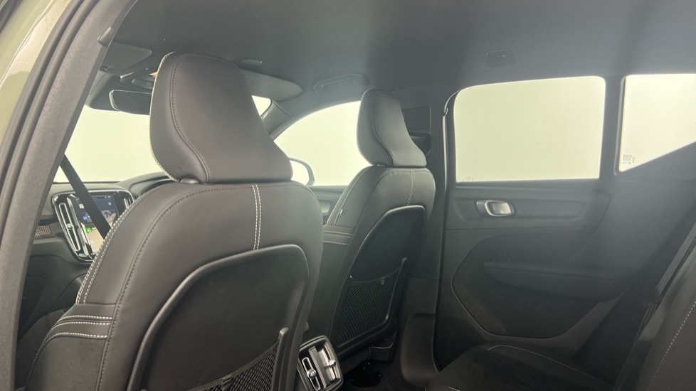 Used Volvo XC40 2024 for sale - 76834791: Photo 57