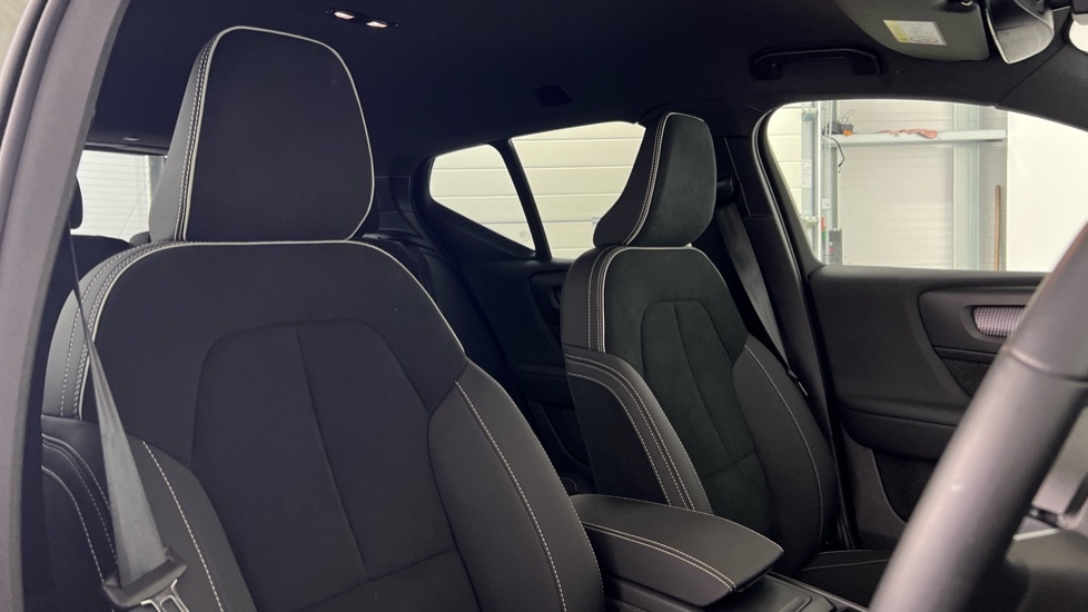 Used Volvo XC40 2024 for sale - 76834791: Photo 9