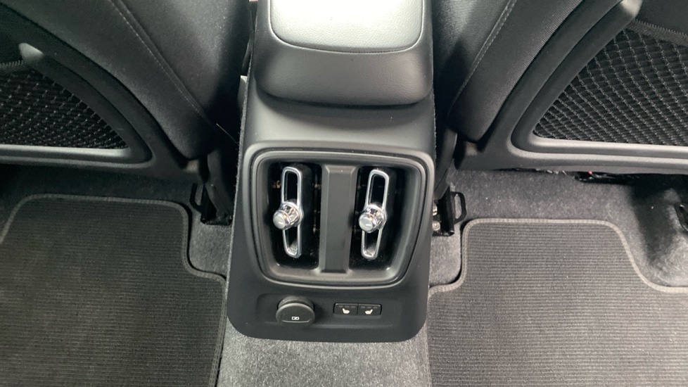 Used Volvo XC40 2023 for sale - 77210256: Photo 30