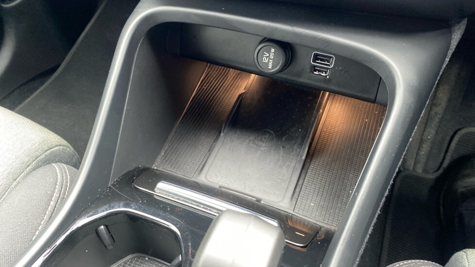 Used Volvo XC40 2023 for sale - 77210256: Photo 37