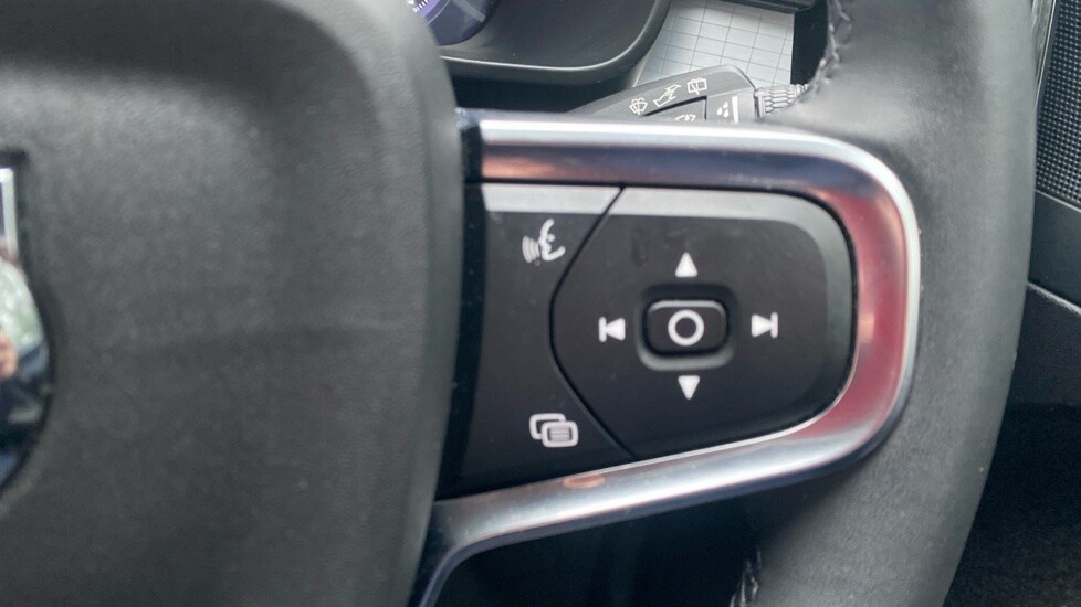 Used Volvo XC40 2023 for sale - 77210256: Photo 38