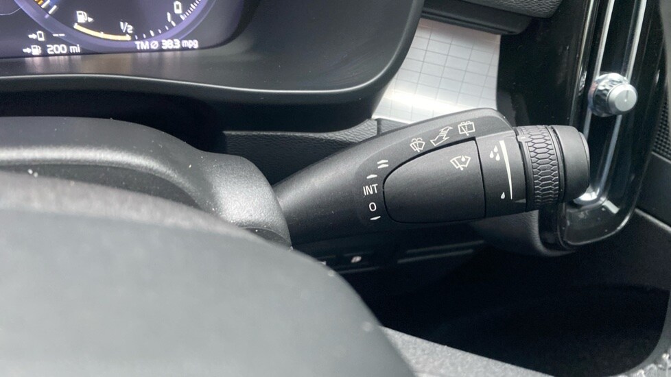 Used Volvo XC40 2023 for sale - 77210256: Photo 40