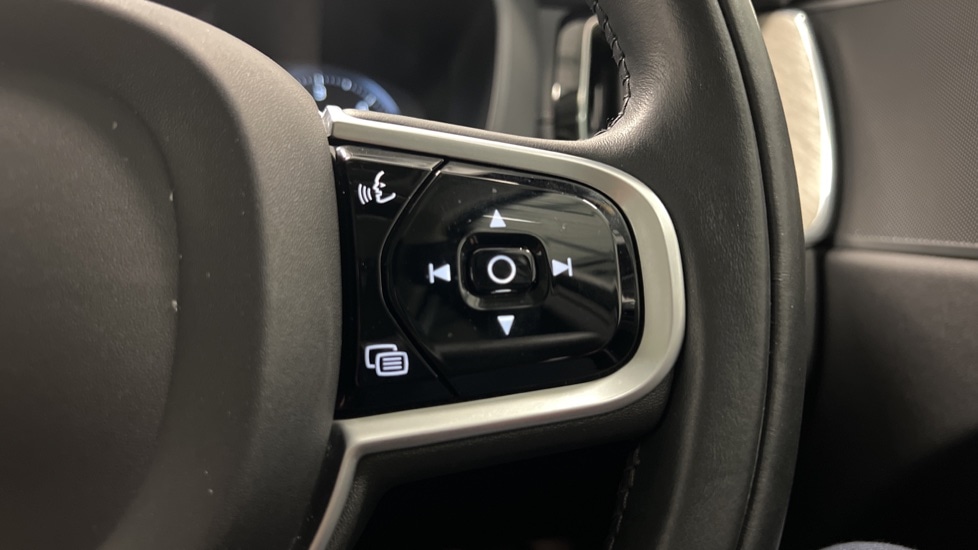 Used Volvo XC60 2021 for sale - 76635766: Photo 19