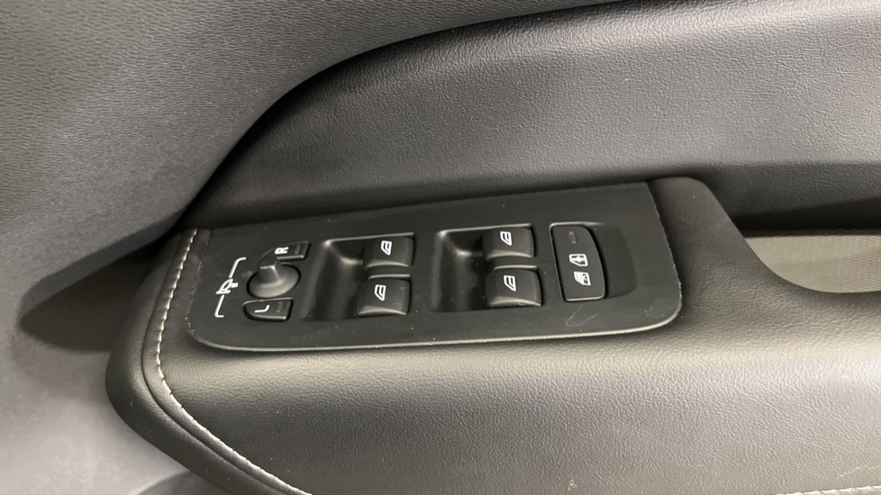 Used Volvo XC60 2021 for sale - 76635766: Photo 28