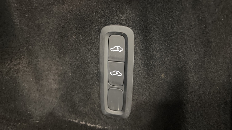 Used Volvo XC60 2021 for sale - 76635766: Photo 33