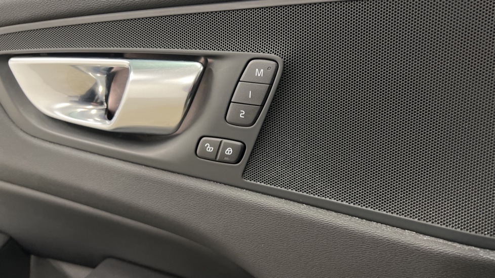 Used Volvo XC60 2021 for sale - 76635766: Photo 35