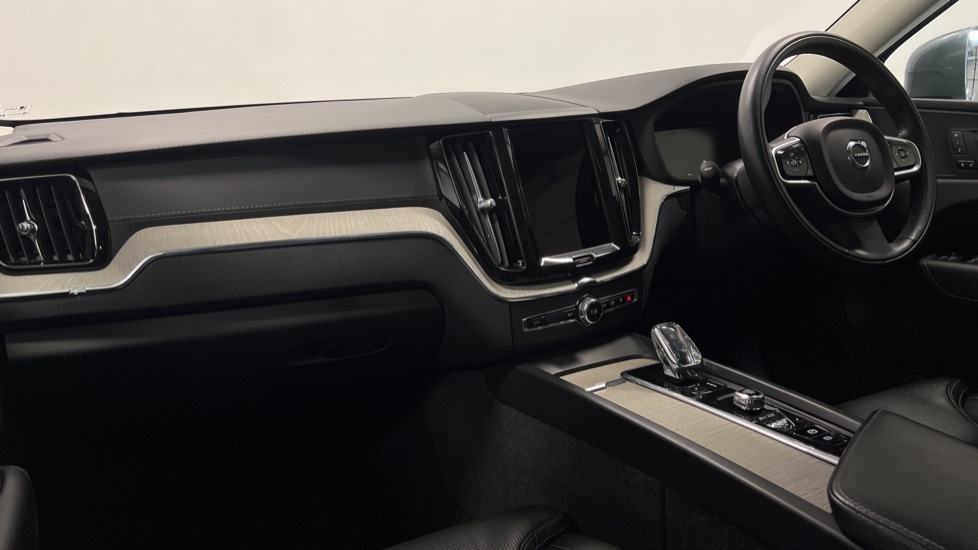 Used Volvo XC60 2021 for sale - 76635766: Photo 4