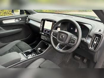 Used Volvo XC40 2025 for sale - 79751605: Photo