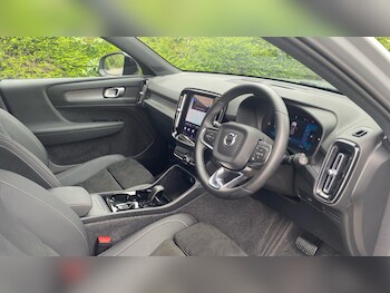 Used Volvo XC40 2025 for sale - 78757358: Photo