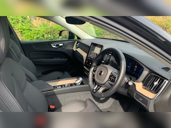 Used Volvo XC60 2025 for sale - 78074442: Photo