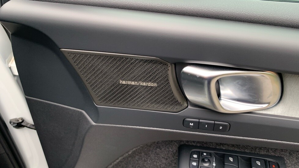 Used Volvo XC40 2024 for sale - 76195943: Photo 29