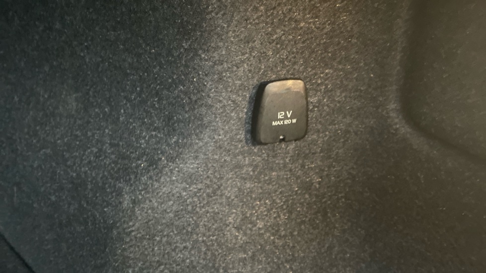 Used Volvo XC40 2023 for sale - 77157867: Photo 15