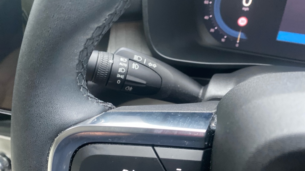 Used Volvo XC40 2023 for sale - 77157867: Photo 25