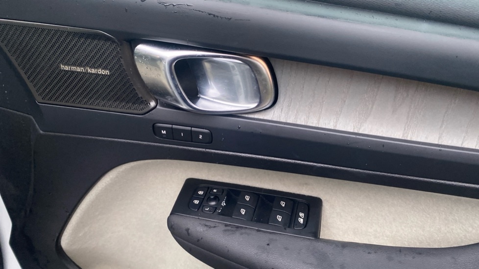 Used Volvo XC40 2023 for sale - 77157867: Photo 34