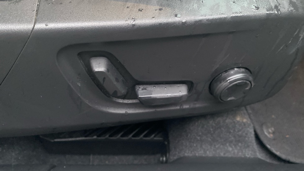 Used Volvo XC40 2023 for sale - 77157867: Photo 36