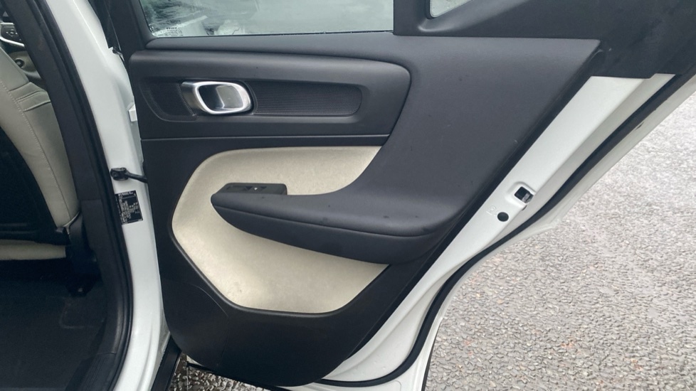 Used Volvo XC40 2023 for sale - 77157867: Photo 37